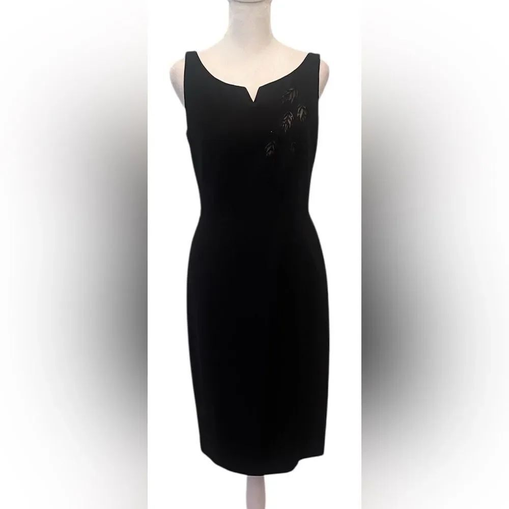 Maggy London sz4 black classic sheath crystal embellishments back slit EUC